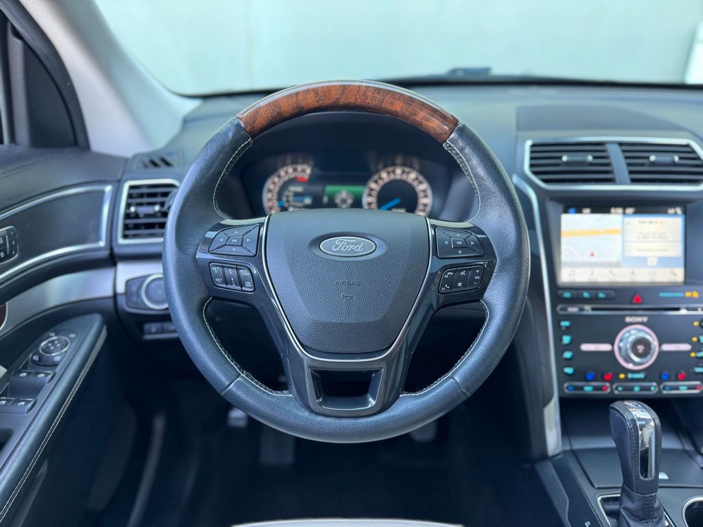 Vehicle image 14 of 41