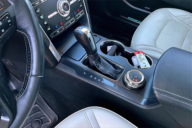 Vehicle image 19 of 34