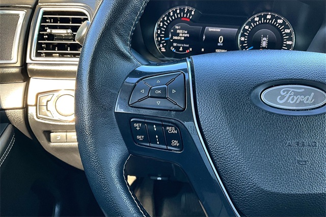 Vehicle image 13 of 34