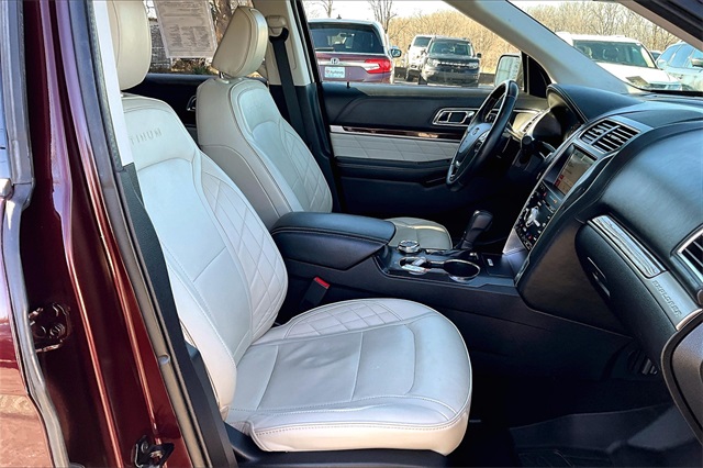 Vehicle image 22 of 34