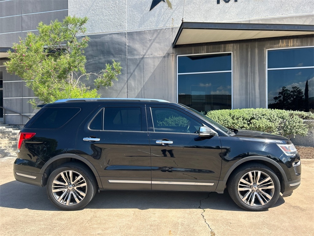 Vehicle image 6 of 43