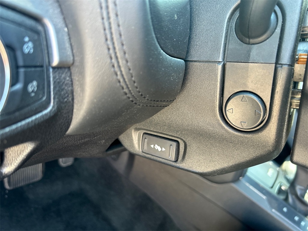 Vehicle image 20 of 43