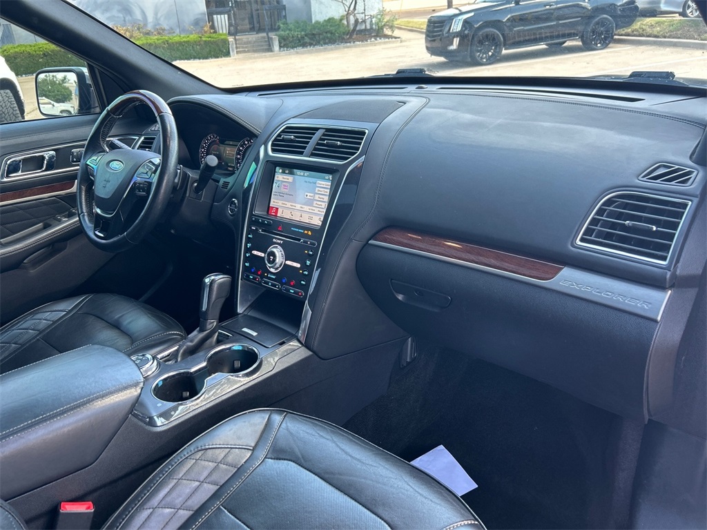 Vehicle image 14 of 43
