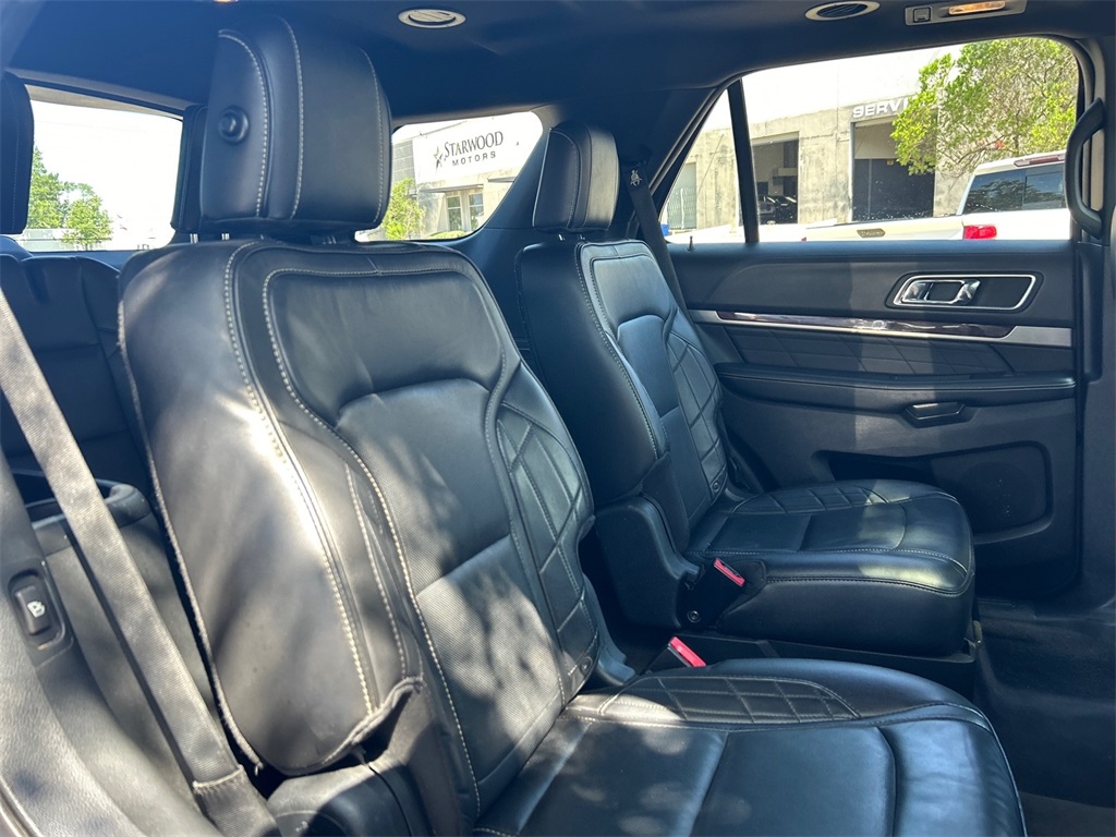 Vehicle image 36 of 43