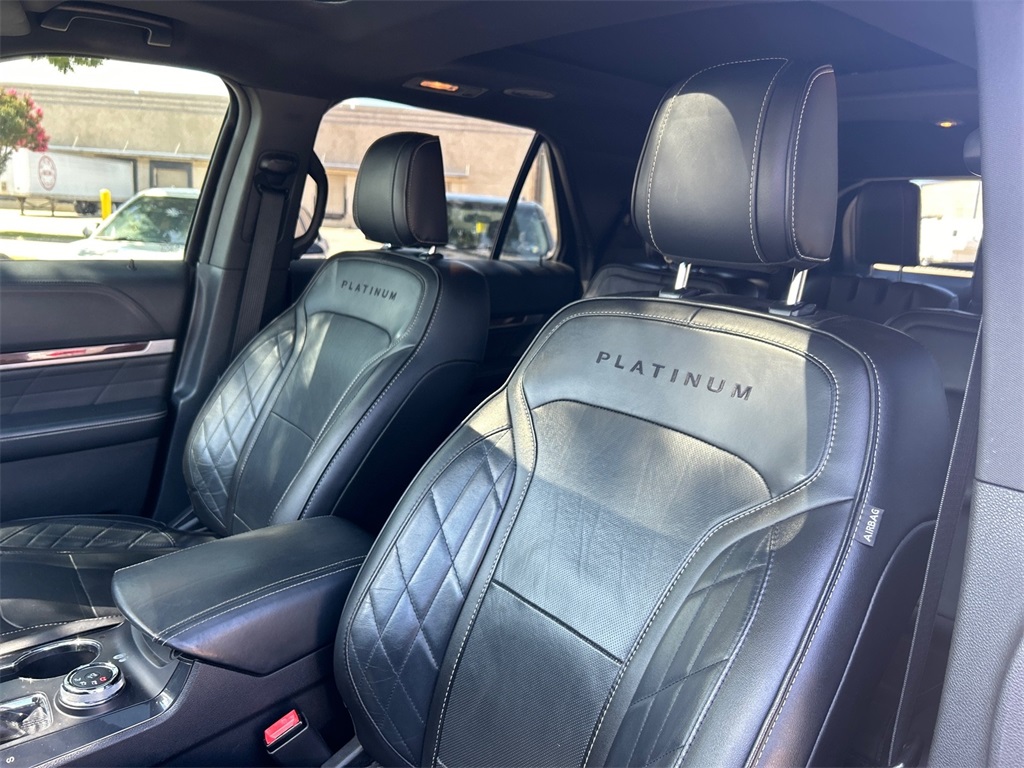 Vehicle image 26 of 43