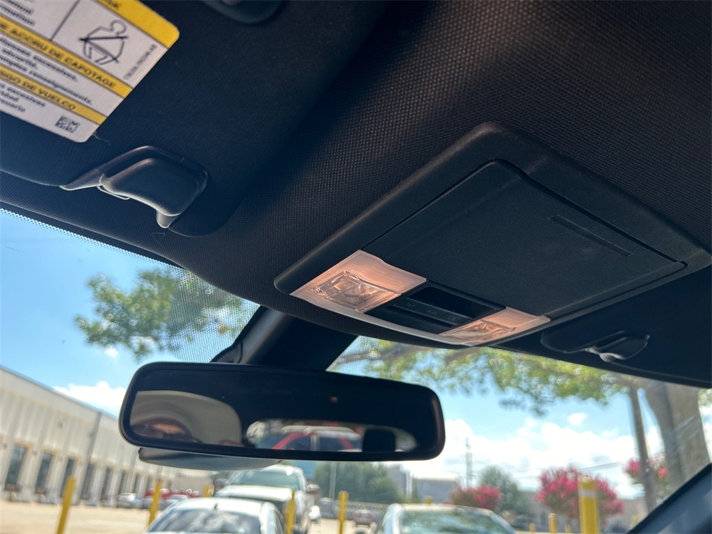 Vehicle image 25 of 43