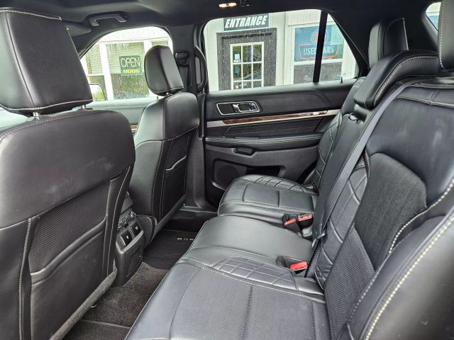 Vehicle image 32 of 78