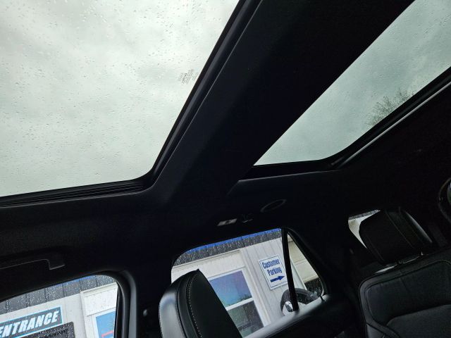 Vehicle image 67 of 78