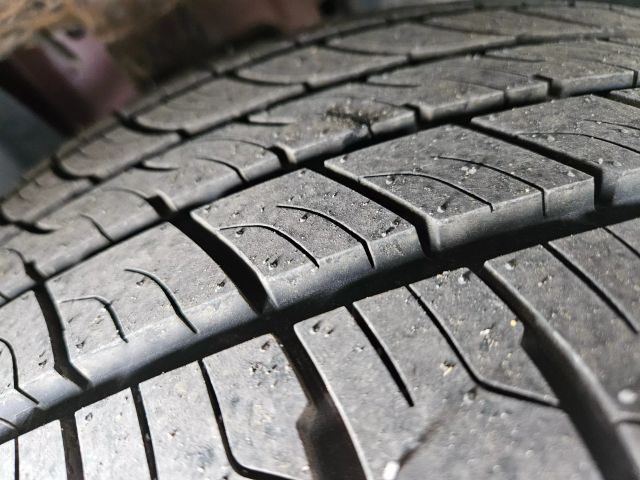 Vehicle image 20 of 78