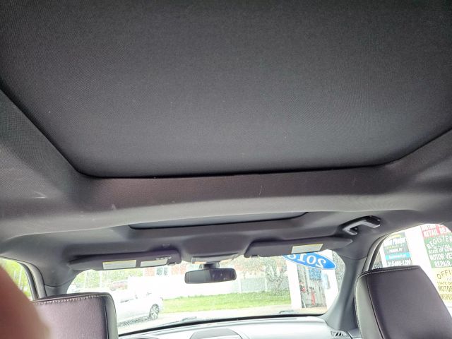 Vehicle image 40 of 78