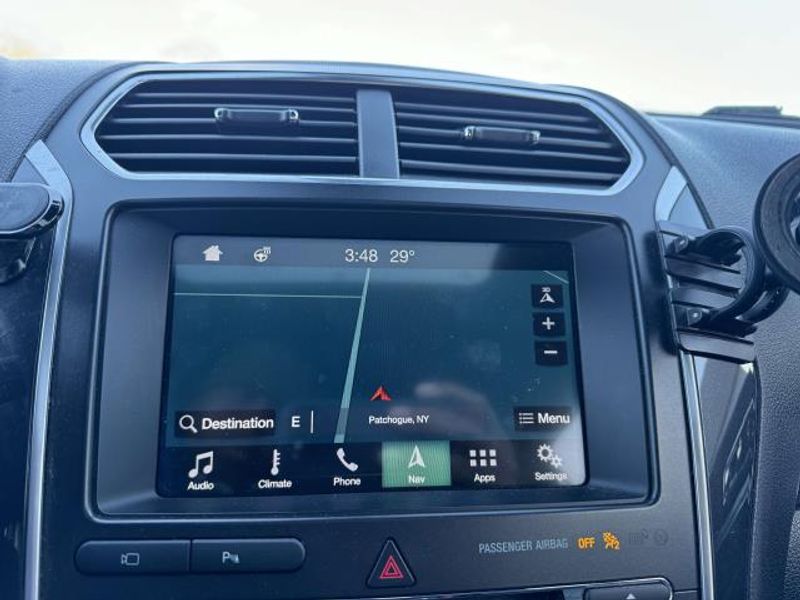 Vehicle image 13 of 21