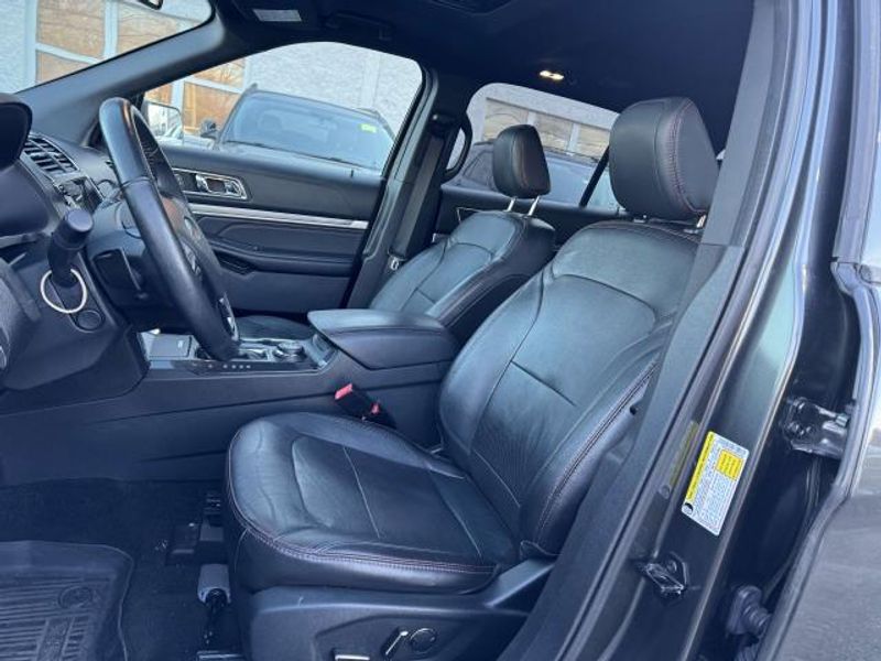Vehicle image 9 of 21