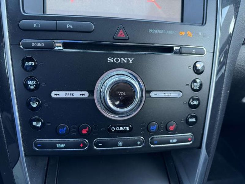Vehicle image 15 of 21