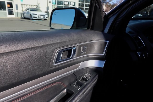 Vehicle image 33 of 78