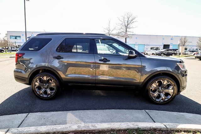 Vehicle image 7 of 78