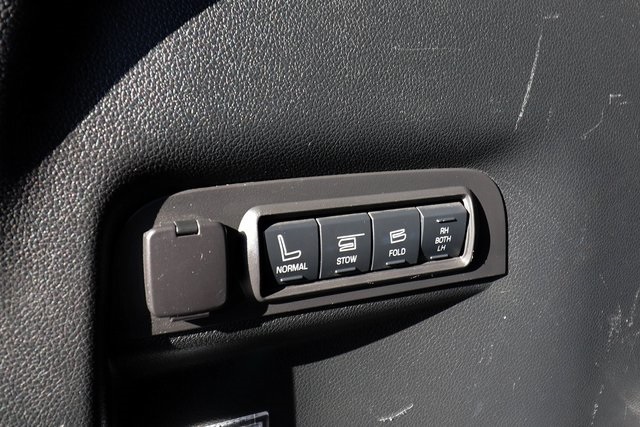 Vehicle image 40 of 78