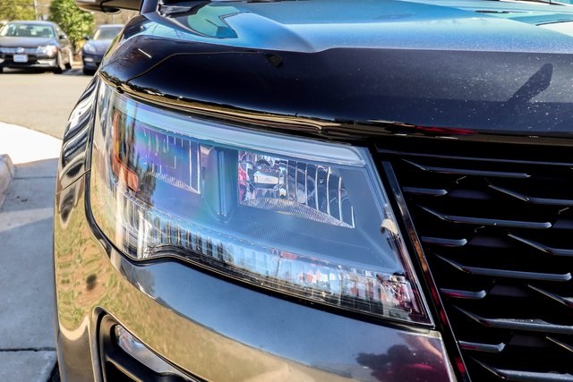 Vehicle image 18 of 78