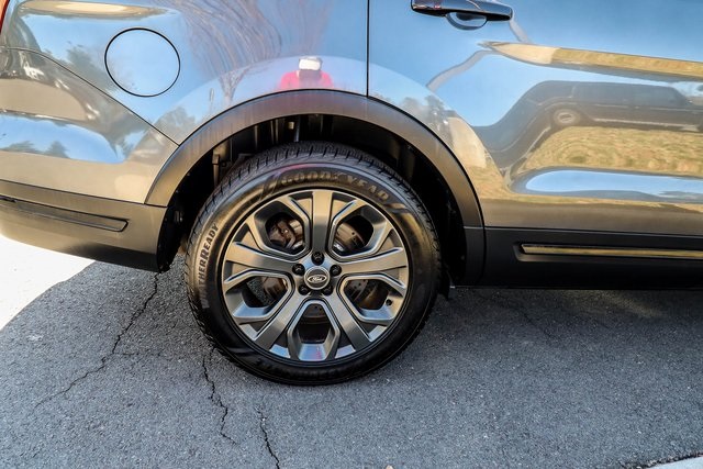 Vehicle image 25 of 78