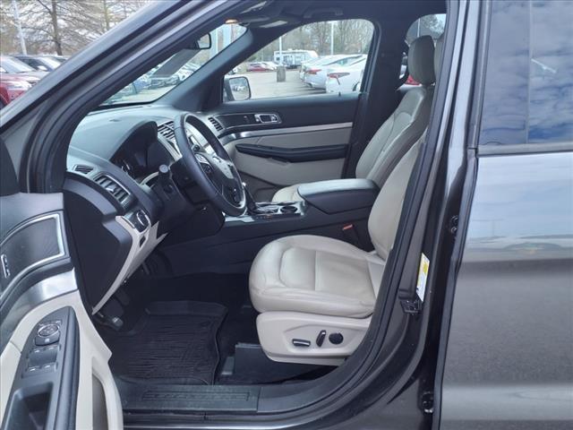 Vehicle image 10 of 22