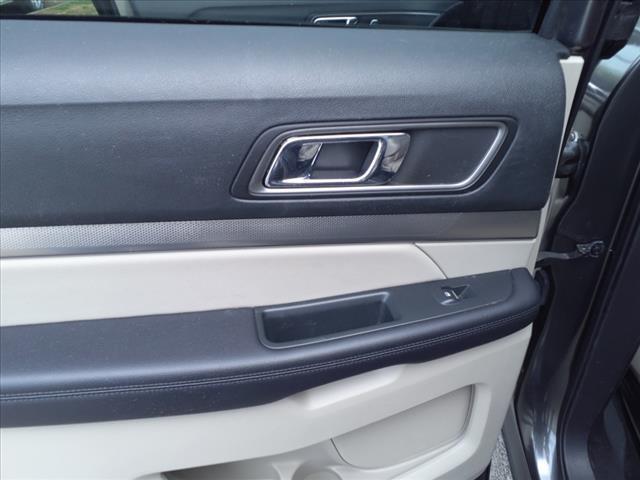 Vehicle image 12 of 22