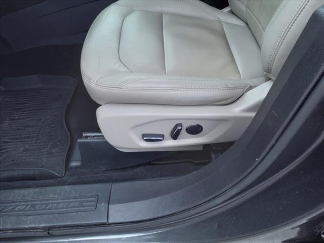 Vehicle image 11 of 22