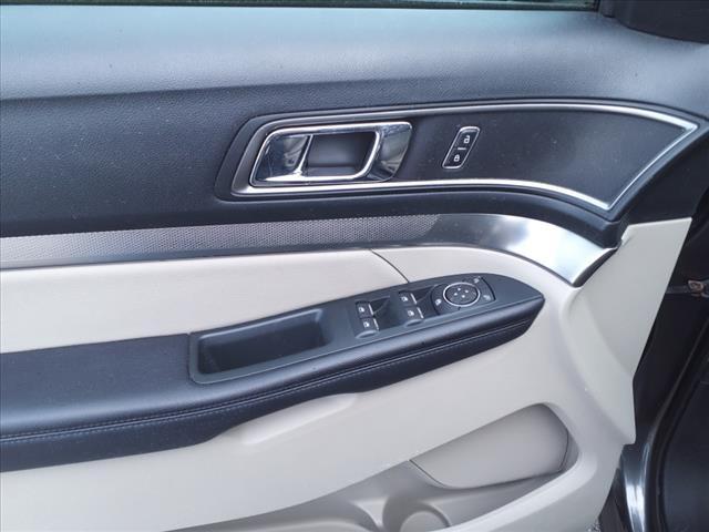 Vehicle image 9 of 22