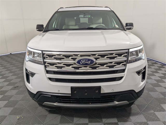 Vehicle image 3 of 28
