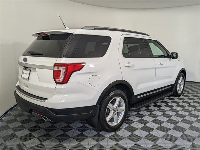 Vehicle image 2 of 28