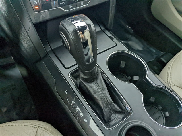 Vehicle image 26 of 28