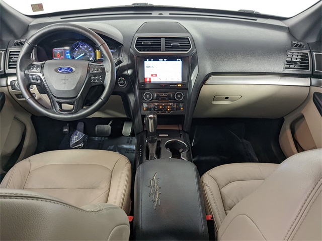 Vehicle image 15 of 28