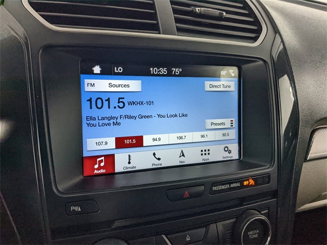 Vehicle image 23 of 28
