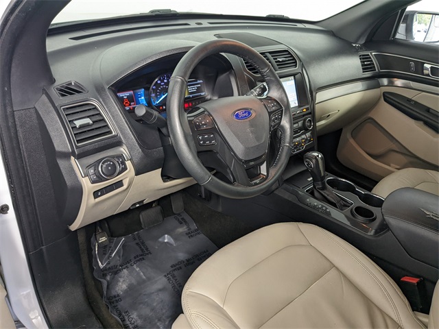Vehicle image 18 of 28