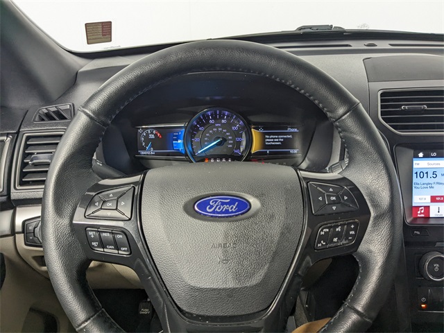 Vehicle image 19 of 28