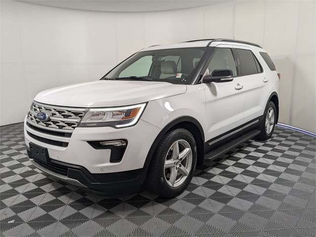 Vehicle image 7 of 28