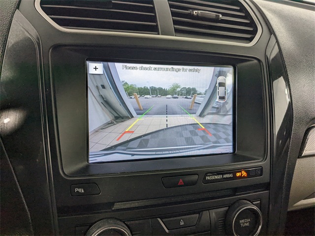 Vehicle image 24 of 28