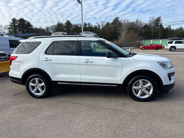 2018 Ford Explorer XLT Image 3 of 31