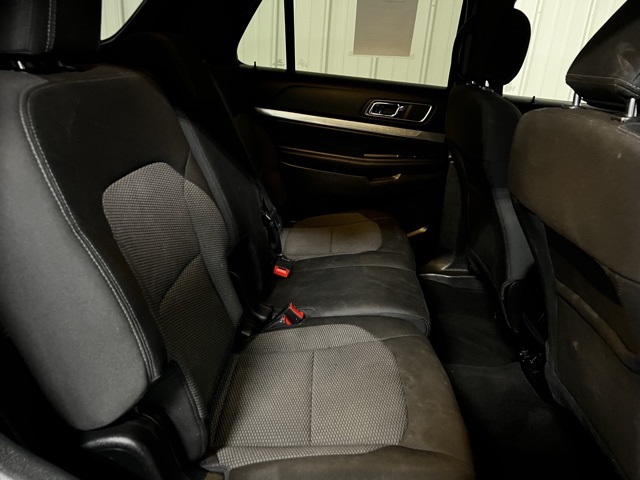 Vehicle image 26 of 49
