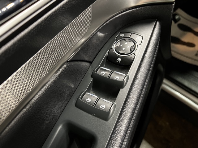 Vehicle image 13 of 49