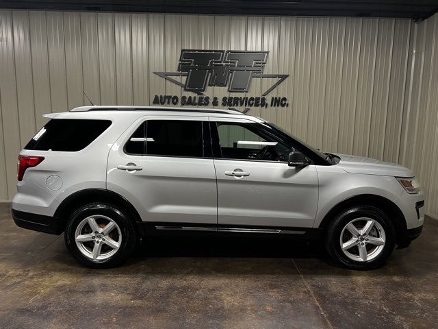 Vehicle image 4 of 49