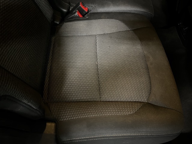 Vehicle image 27 of 49