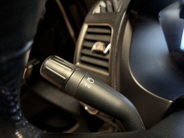 Vehicle image 37 of 49