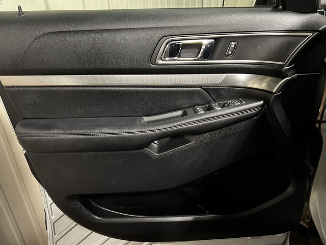 Vehicle image 12 of 49