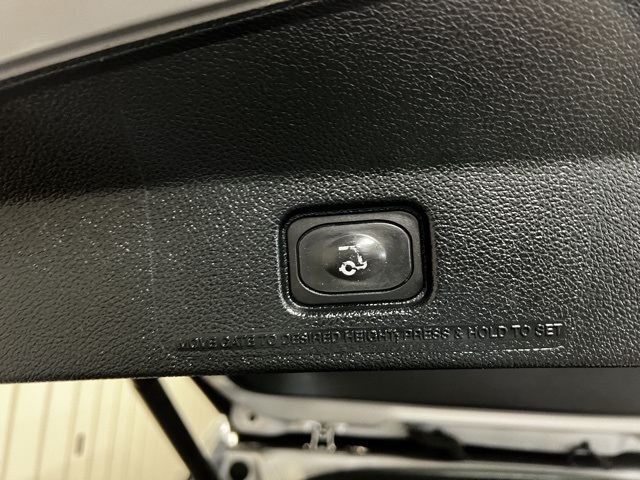 Vehicle image 23 of 49