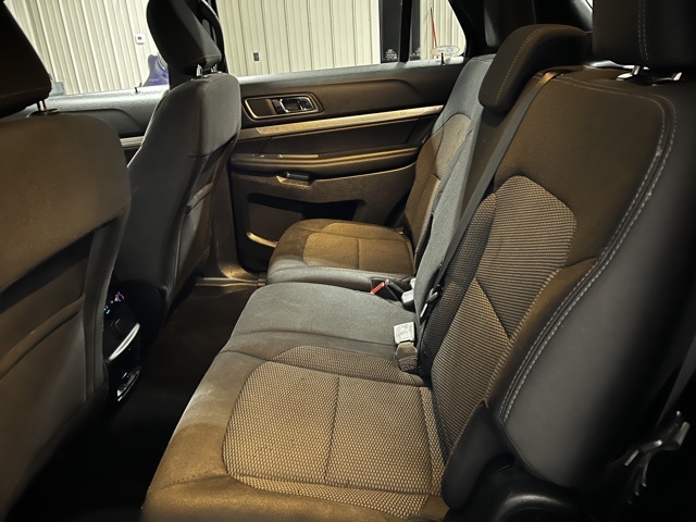 Vehicle image 17 of 49