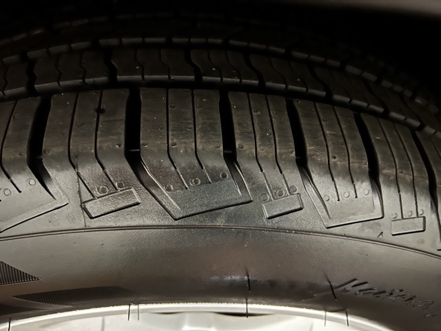 Vehicle image 11 of 49