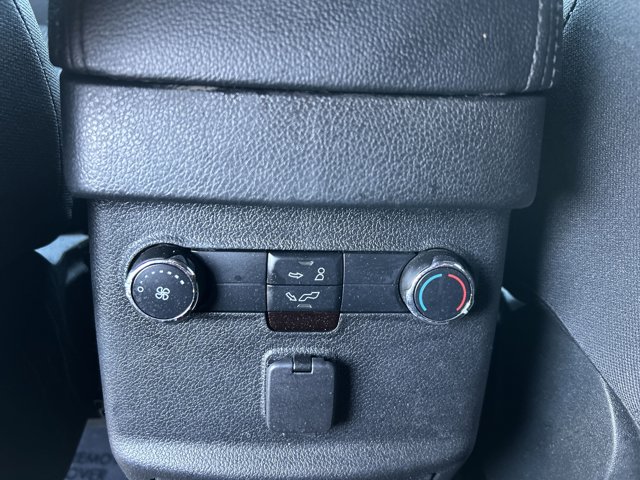 Vehicle image 24 of 28