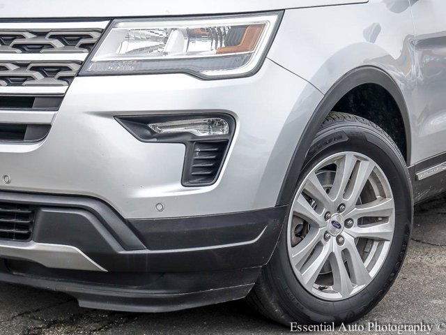 Vehicle image 8 of 32