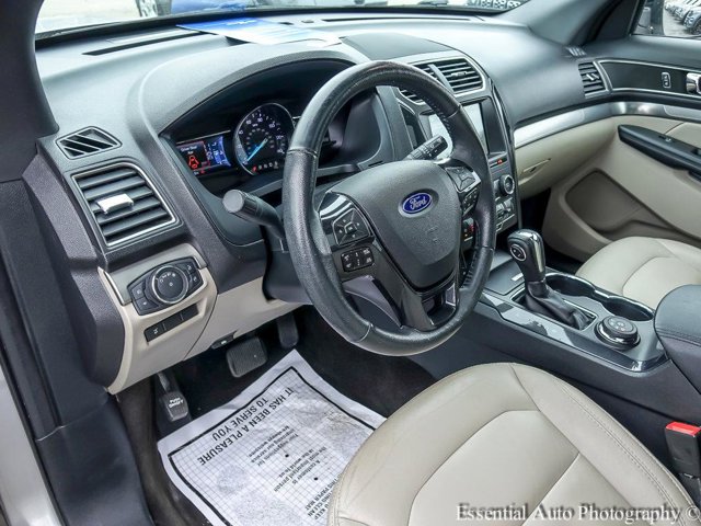 Vehicle image 11 of 32
