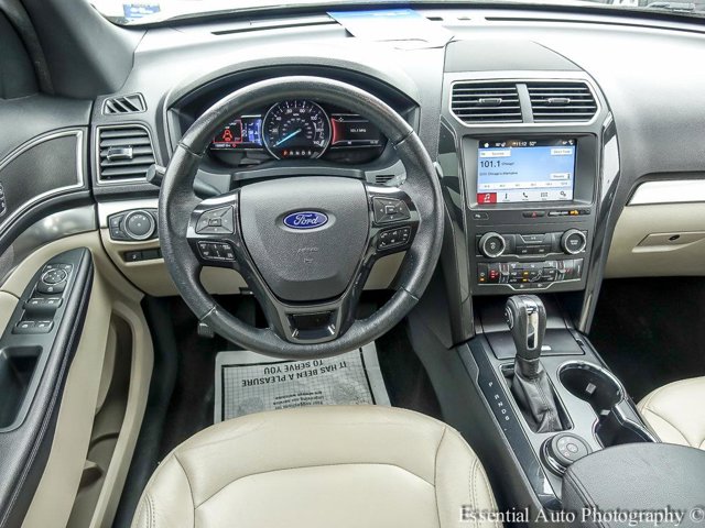Vehicle image 16 of 32