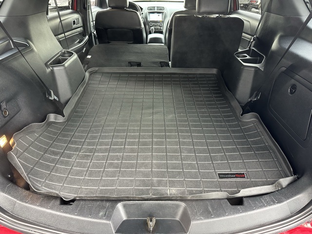 Vehicle image 23 of 32